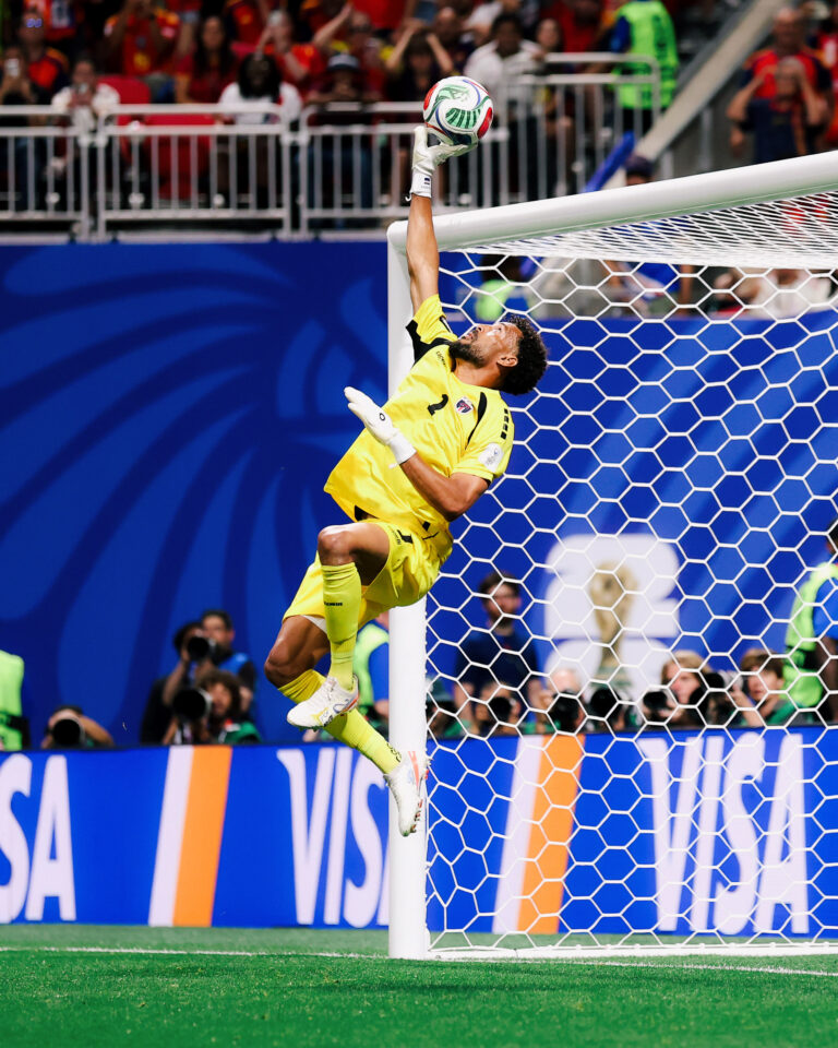 GOLEIRO DE CABO VERDE ROUBA A CENA NA COPA DO MUNDO