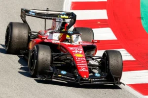 lewis-hamilton-ferrari